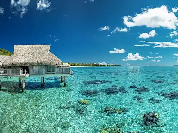 03_Luxury_overwater_horizon_gregoirelebacon