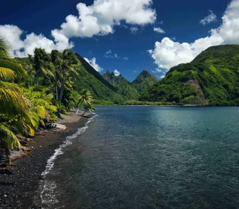 plage-de-tautira-a-tahiti-a-kri-1600x1400-f50_50